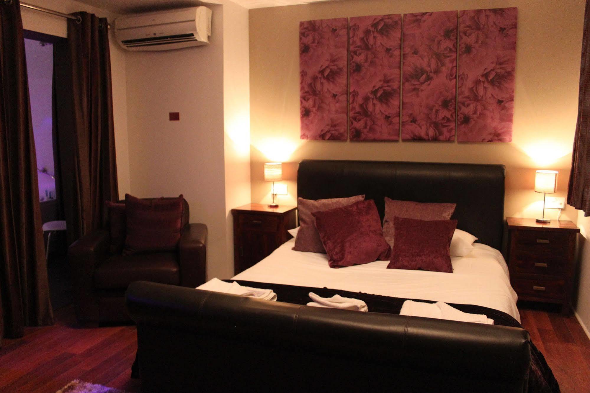 Leaside Hotel Luton  Eksteriør billede